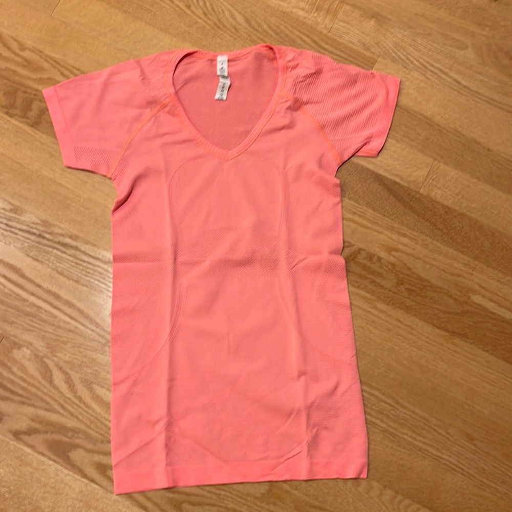 Lululemon swiftly size 4 shirt sleeve